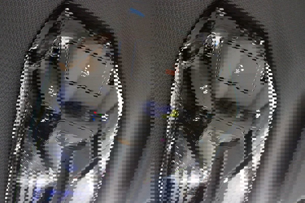 Used 2023 BMW iX xDrive50 w/ Sport Package image 22