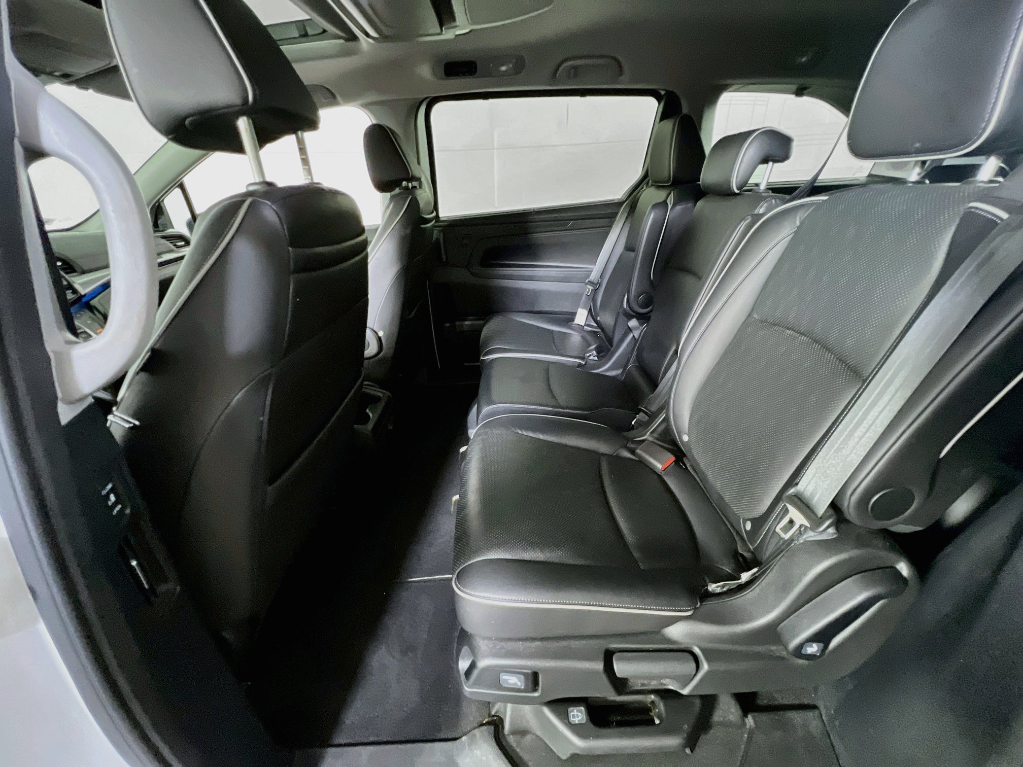 Used 2023 Honda Odyssey Elite image 25