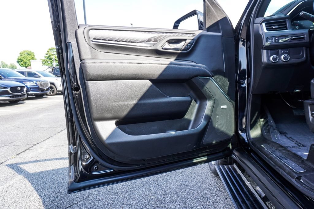 Used 2024 GMC Yukon XL Denali RWD image 16