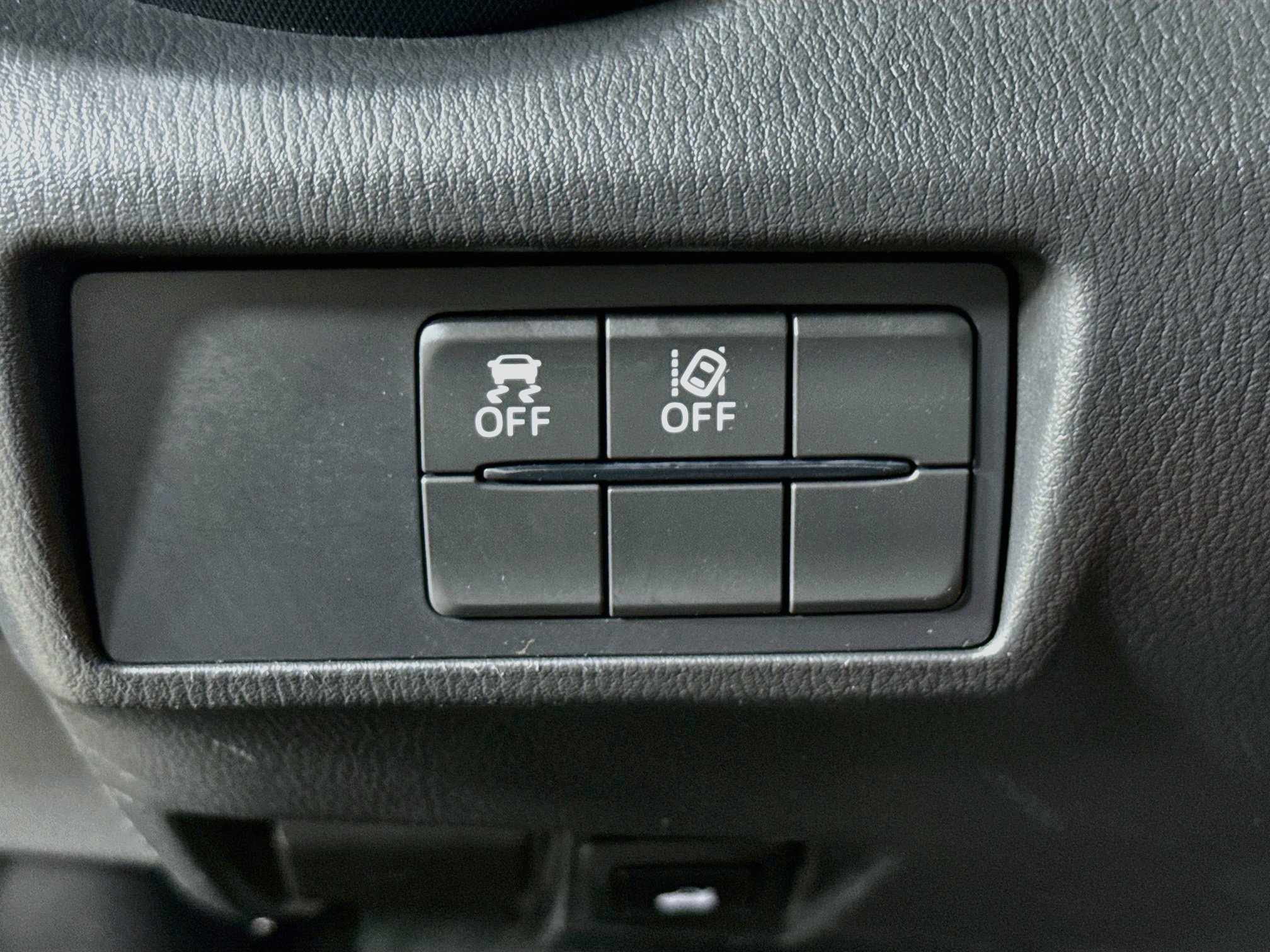 Used 2023 MAZDA MX-5 Miata Grand Touring RWD image 9