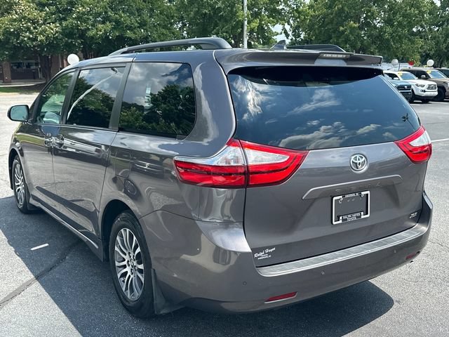 Used 2019 Toyota Sienna XLE w/ XLE Navigation Package FWD image 5