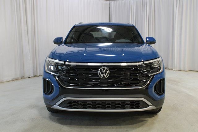 Used 2025 Volkswagen Atlas Cross Sport SE image 36