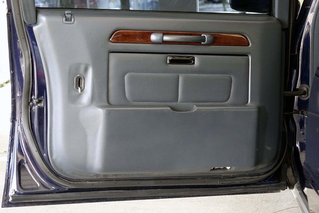 Used 2001 Cadillac De Ville Limousine FWD image 29