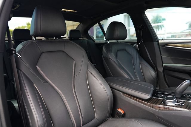 Used 2018 BMW 540i w/ M Sport Package RWD image 22