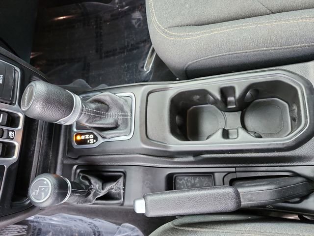 Used 2025 Jeep Gladiator Sport image 24