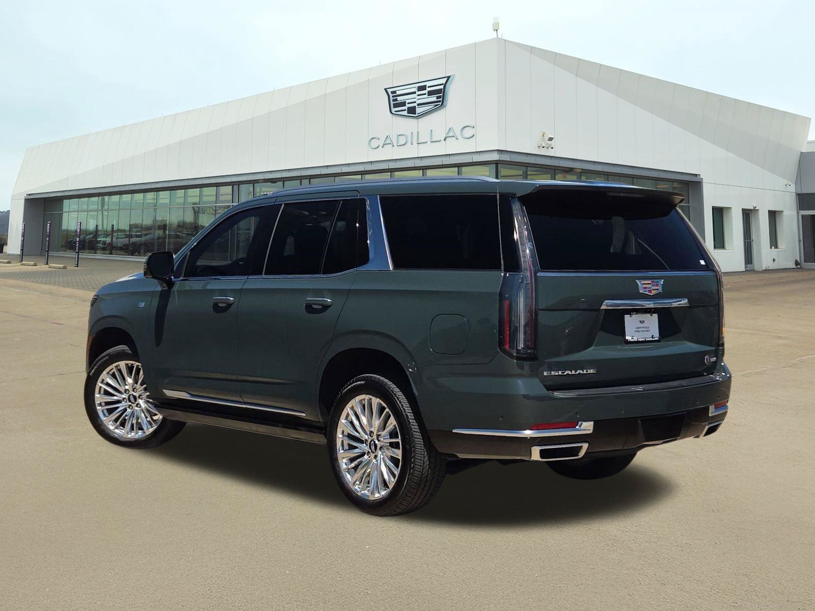 Used 2026 Cadillac Escalade Luxury w/ LPO, Floor Liner Package RWD image 4