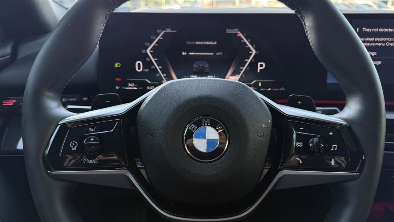 Used 2026 BMW 530i xDrive AWD/4WD image 22
