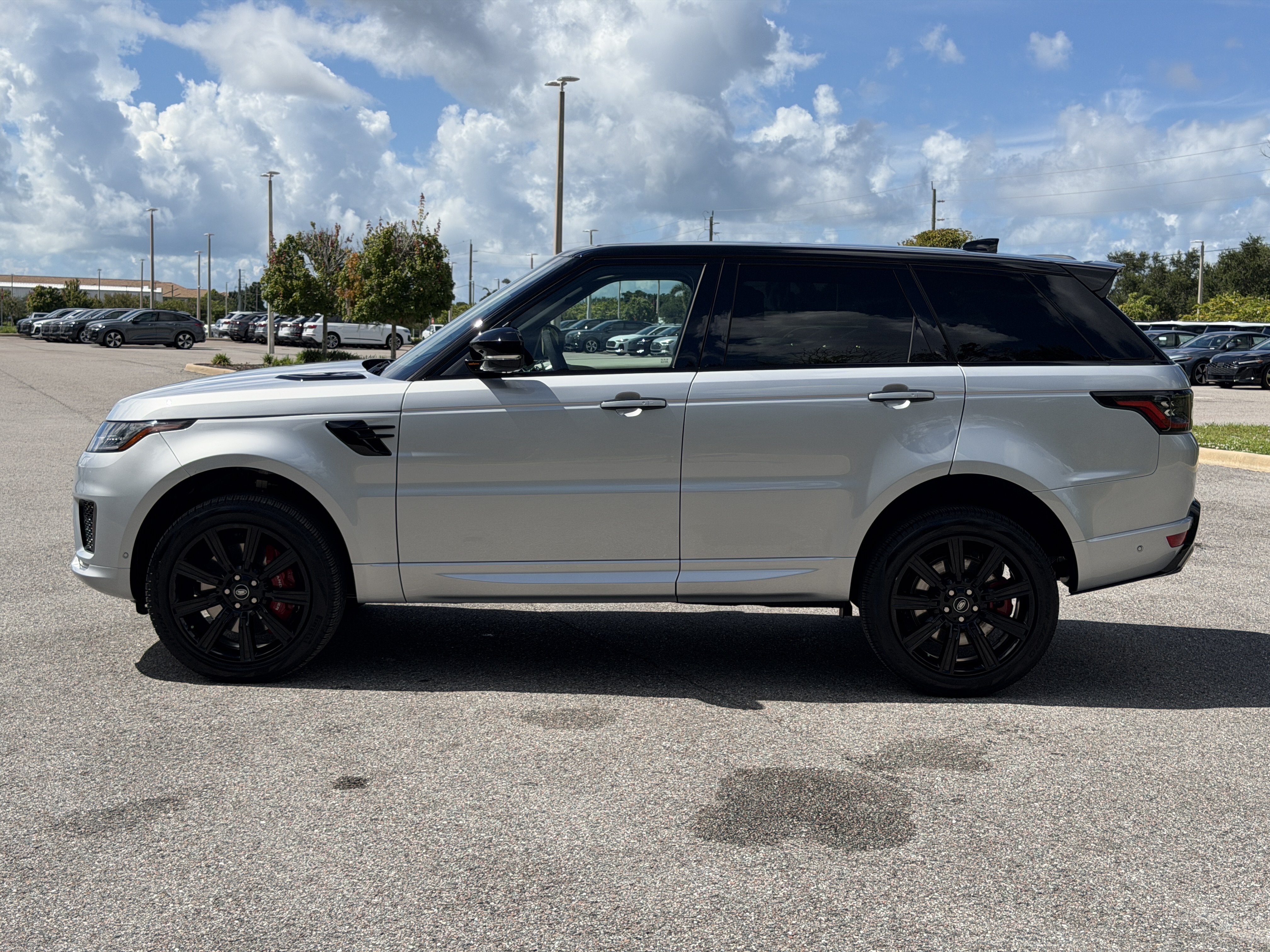 Used 2022 Land Rover Range Rover Sport HST AWD/4WD image 4