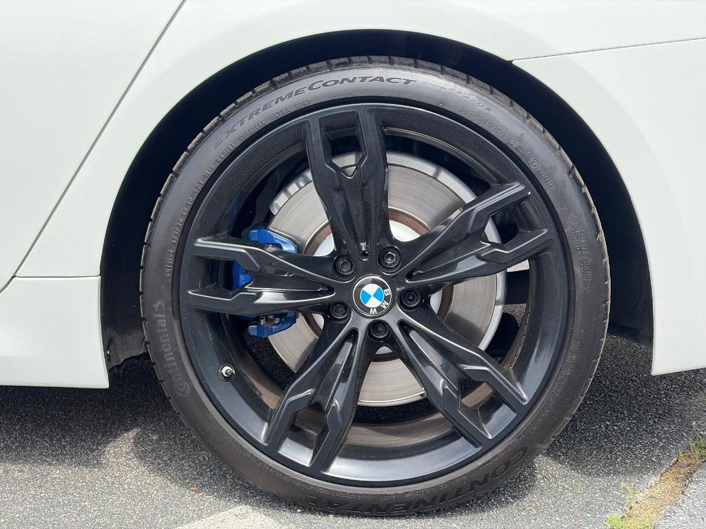 Used 2021 BMW M550i xDrive w/ Executive Package image 7