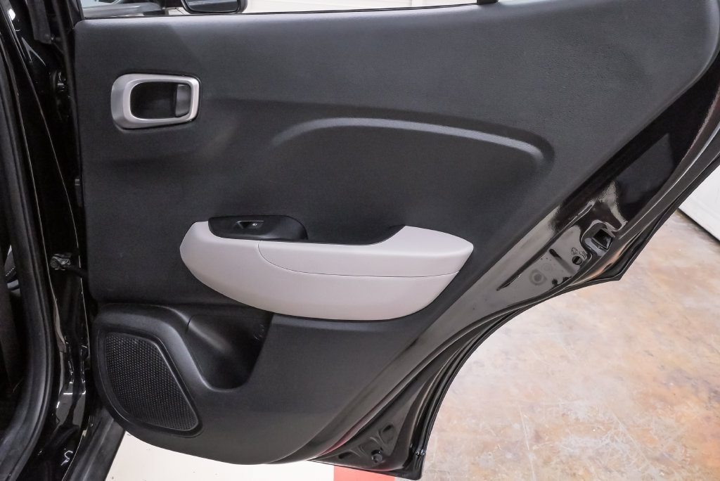 Certified 2024 Hyundai Venue SEL FWD image 28