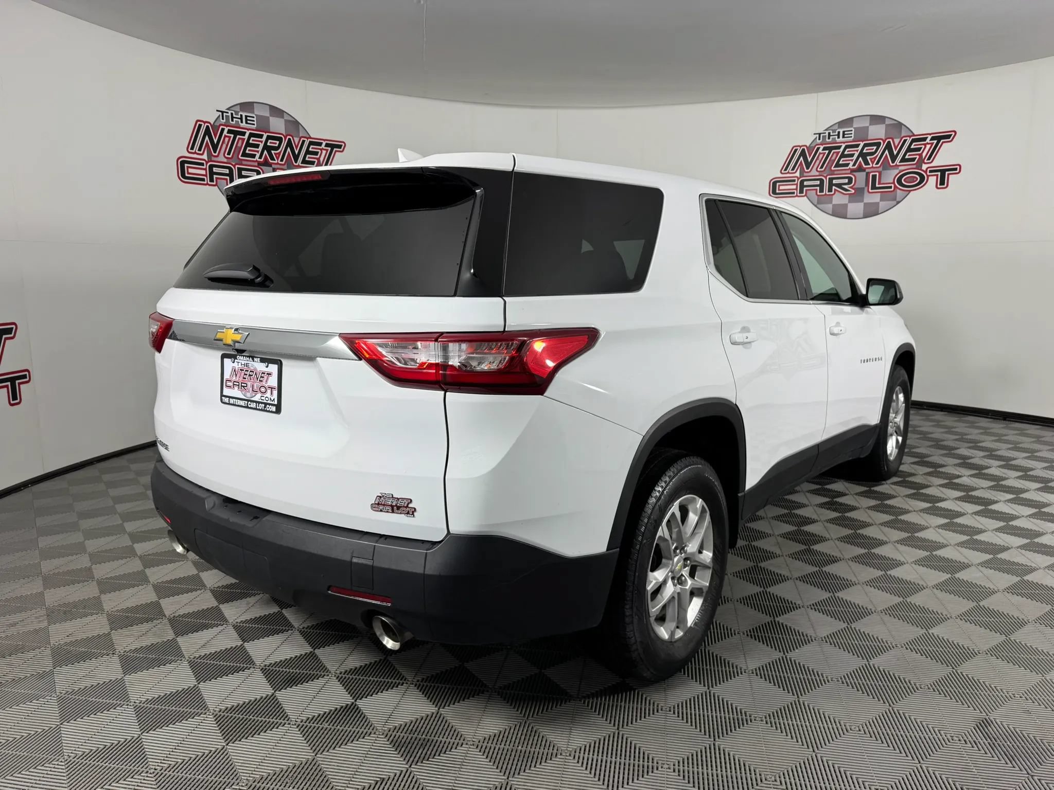 Used 2021 Chevrolet Traverse LS w/ LPO, Floor Liner Package FWD image 7