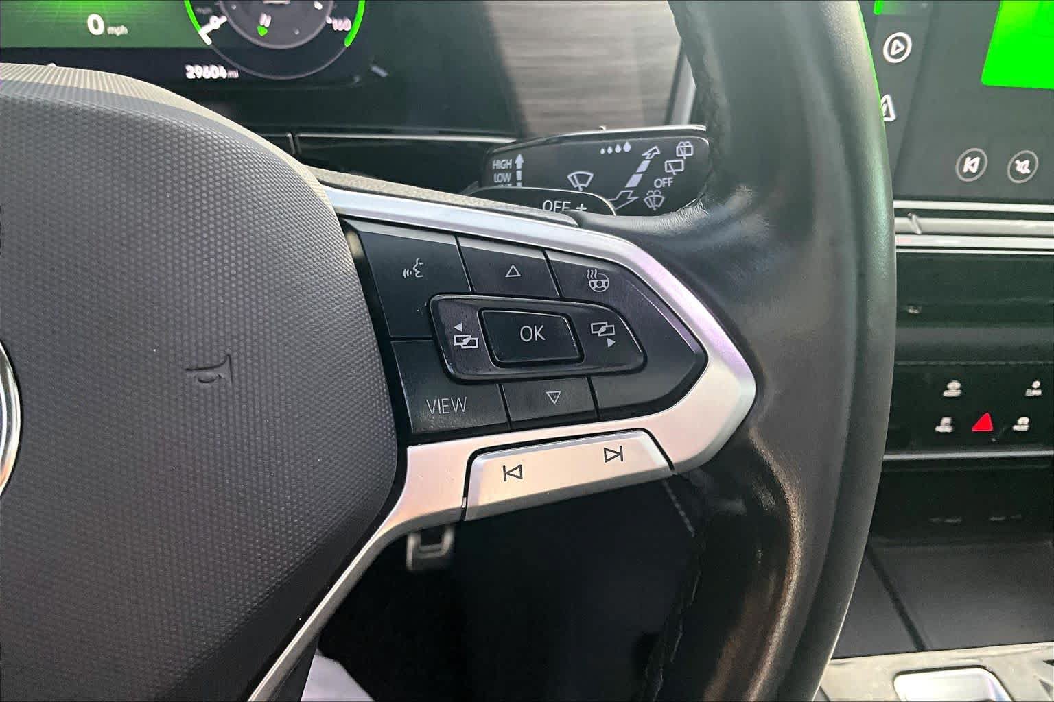 Used 2024 Volkswagen Atlas SEL Premium R-Line AWD/4WD image 25