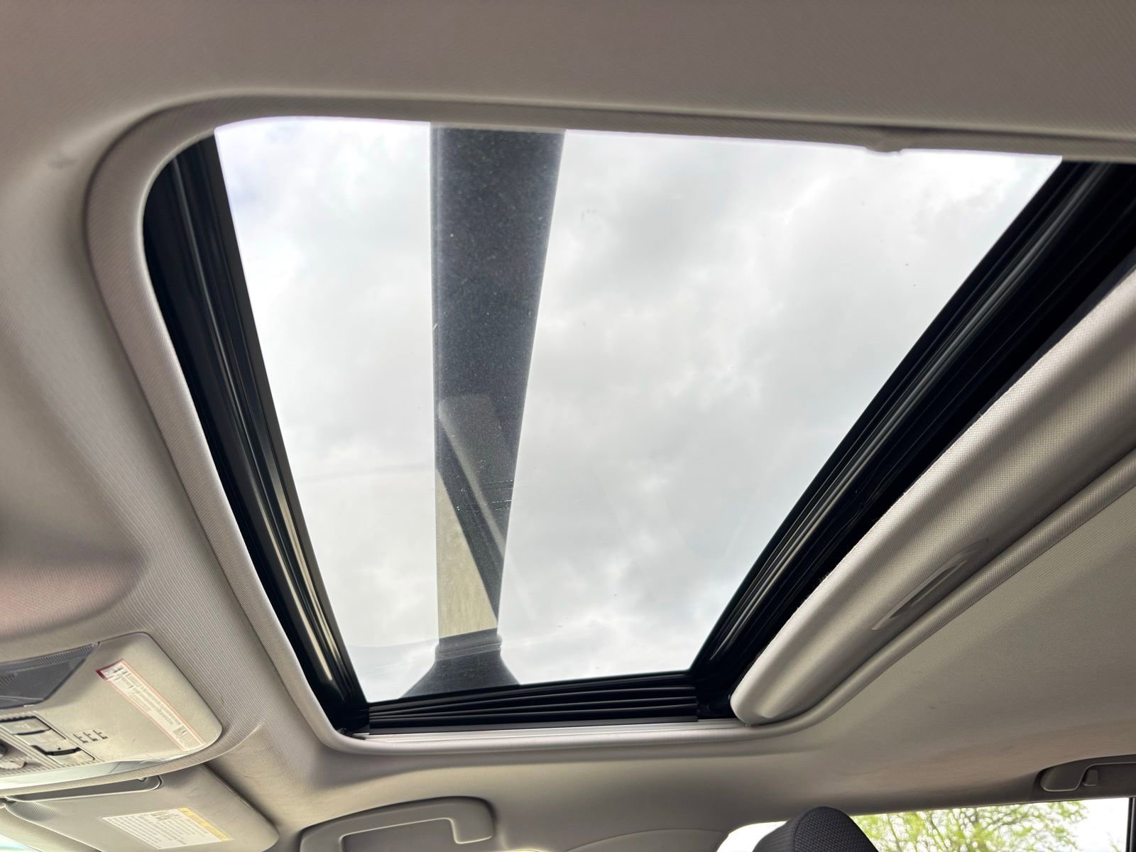 Used 2020 Toyota RAV4 XLE w/ Convenience Package image 9