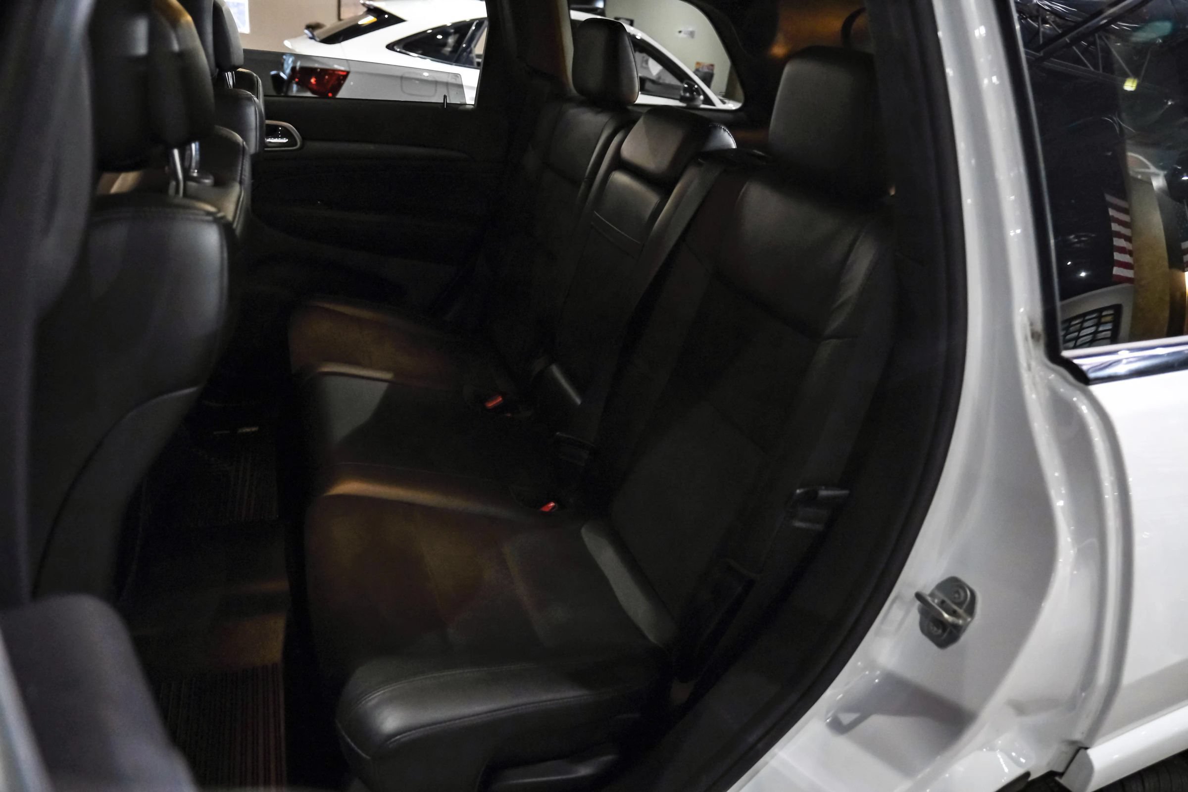 Used 2018 Jeep Grand Cherokee Altitude AWD/4WD image 36