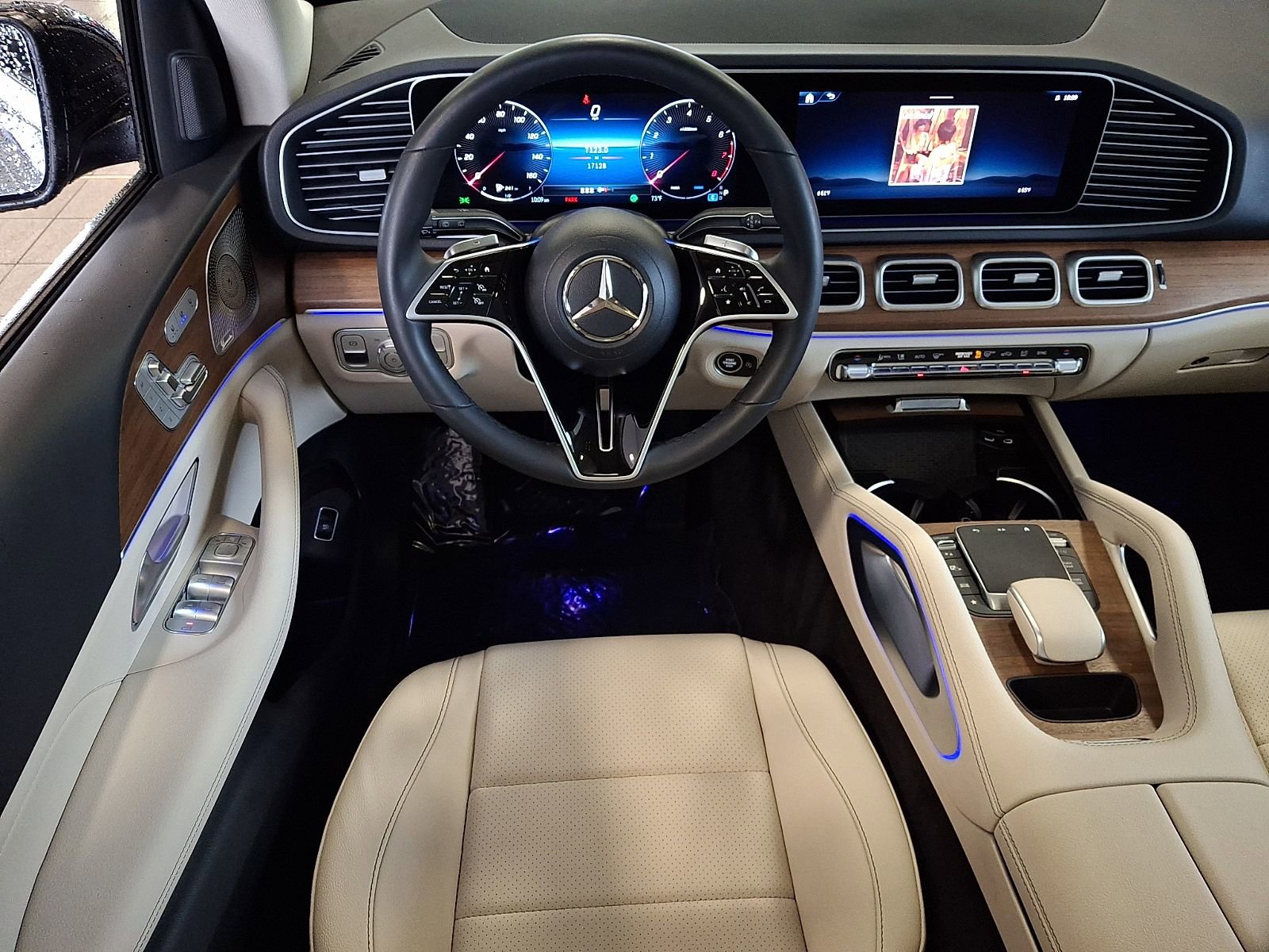 Used 2024 Mercedes-Benz GLE 350 4MATIC image 11