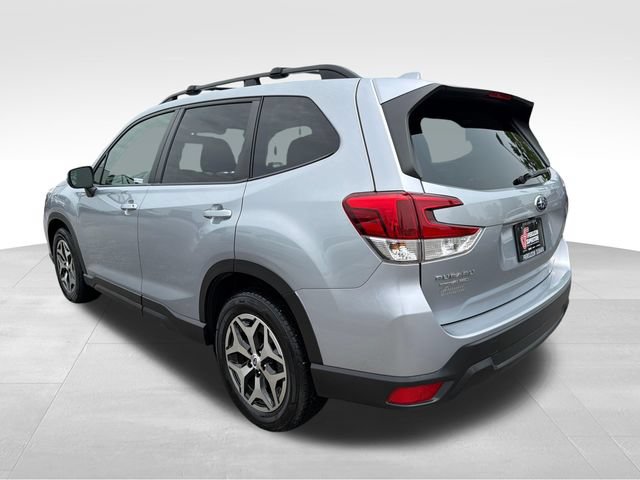Used 2021 Subaru Forester Premium AWD/4WD image 5