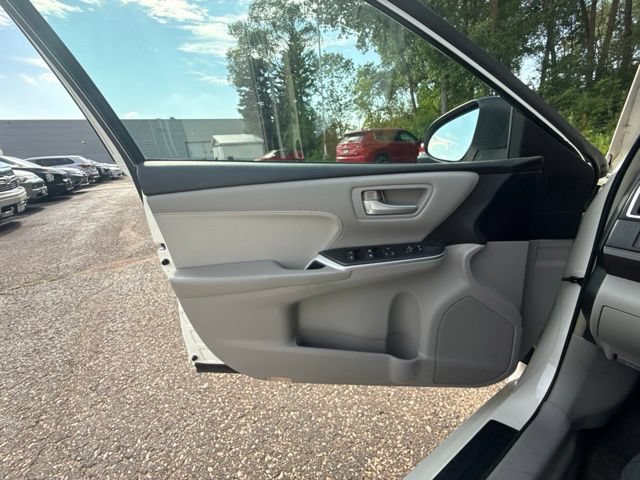 Used 2015 Toyota Camry XLE FWD image 15