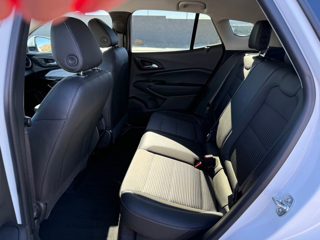 Certified 2025 Chevrolet Trax LT image 19