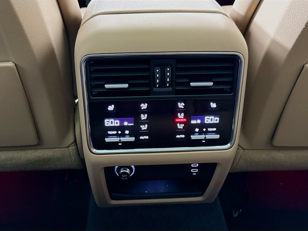 Certified 2023 Porsche Cayenne Platinum Edition AWD/4WD image 27
