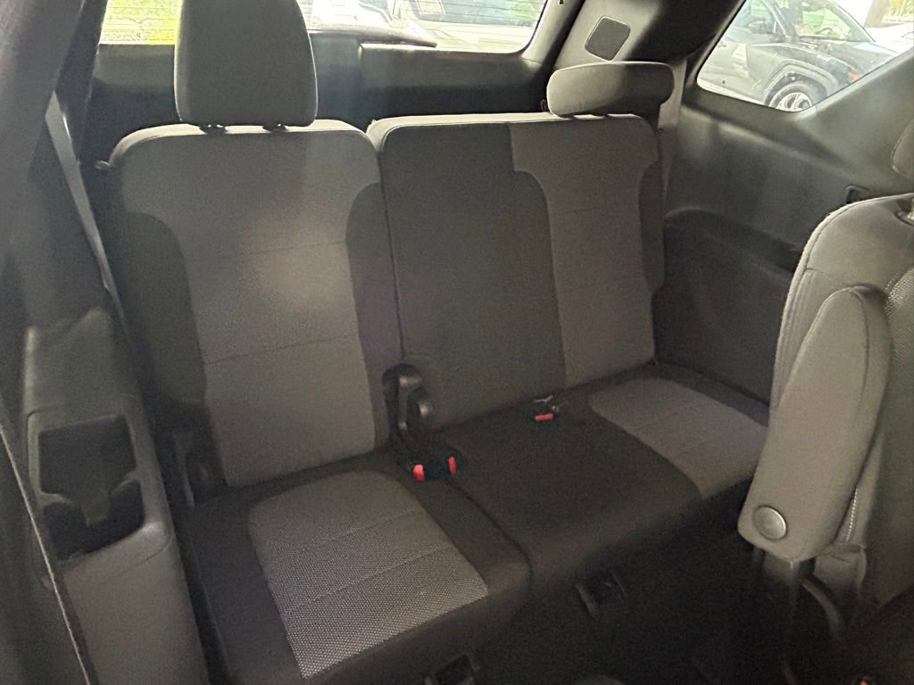 Used 2023 Chevrolet Traverse LT image 40
