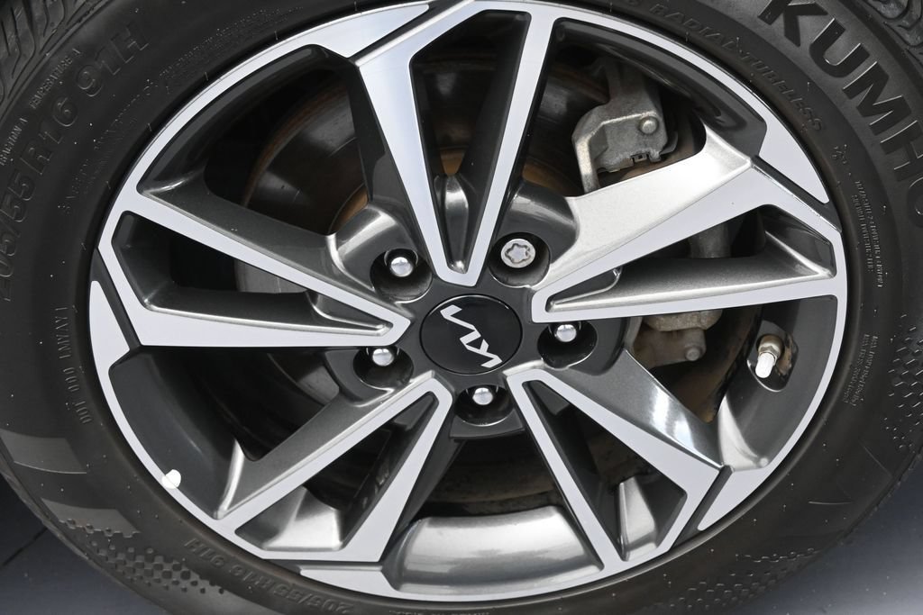 Used 2023 Kia Forte LXS w/ LXS Technology Package FWD image 38