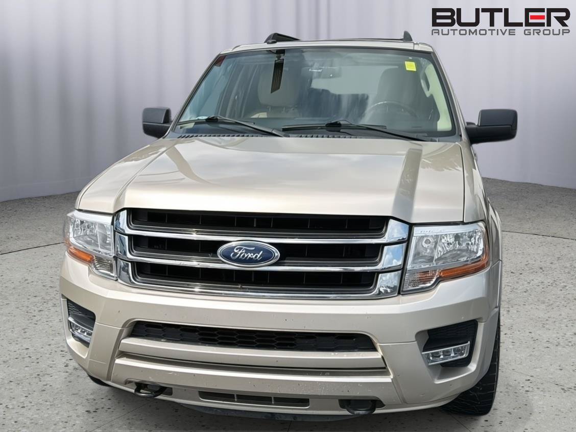 Used 2017 Ford Expedition EL XLT w/ Equipment Group 202A AWD/4WD image 3