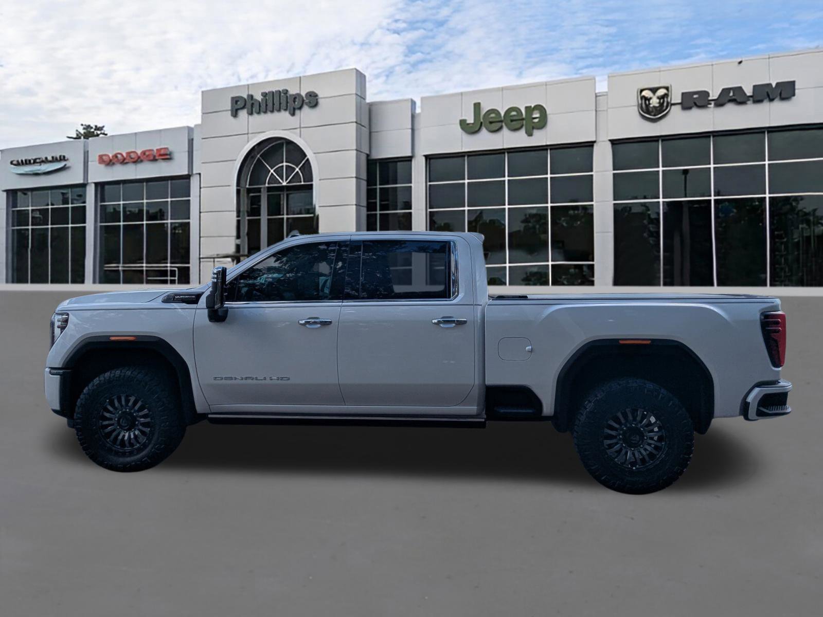 Used 2025 GMC Sierra 2500 Denali Ultimate image 6