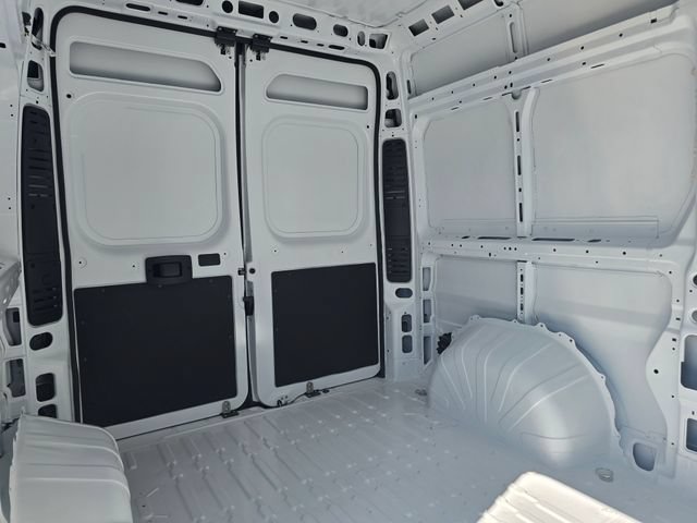 Used 2024 RAM ProMaster 2500 w/ Convenience Group FWD image 7