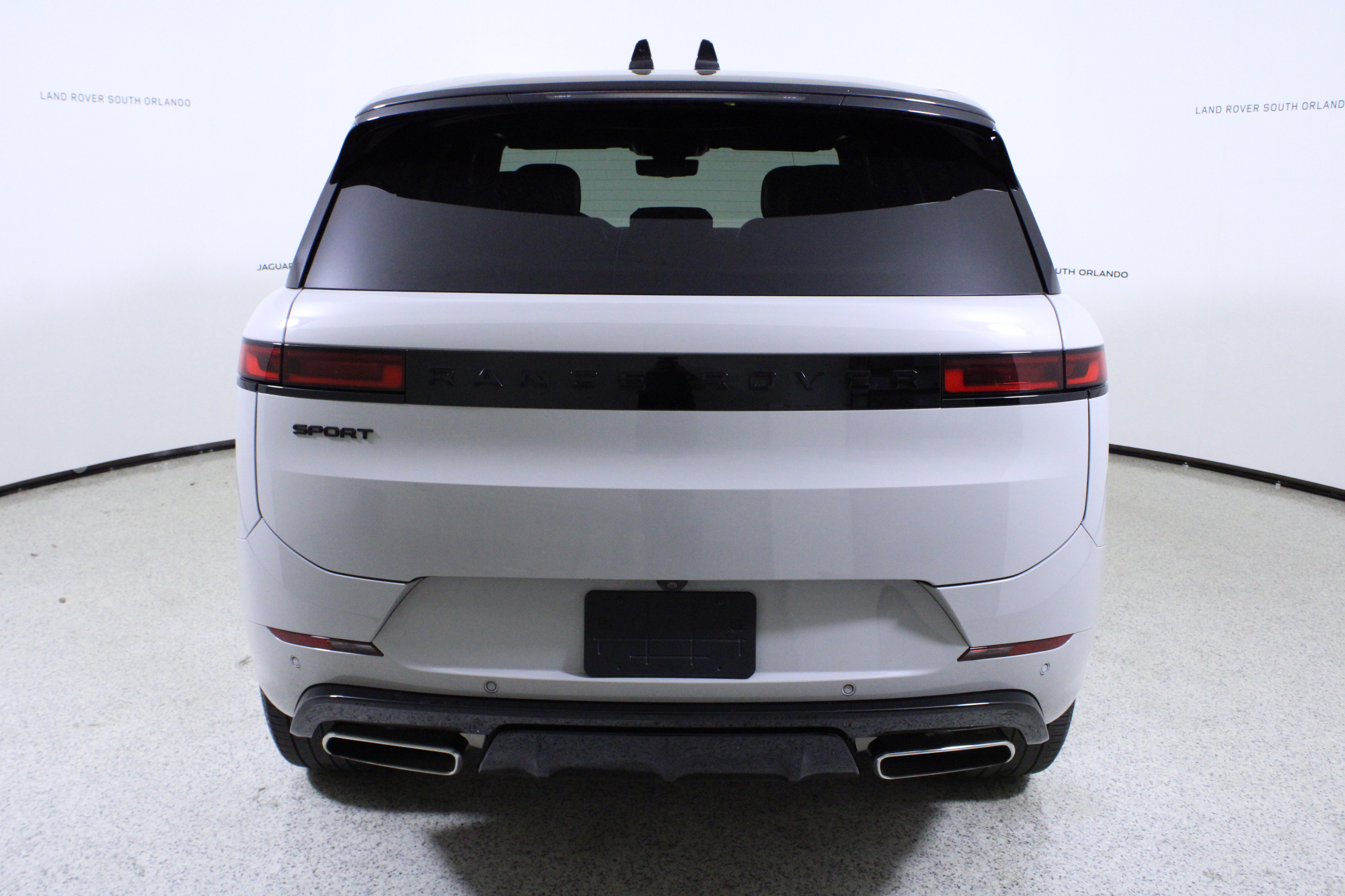 Used 2025 Land Rover Range Rover Sport Dynamic SE image 6