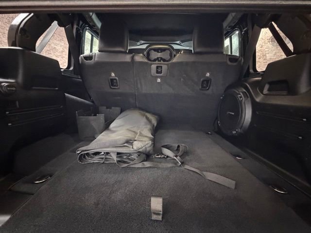 Used 2021 Jeep Wrangler Unlimited Rubicon AWD/4WD image 11