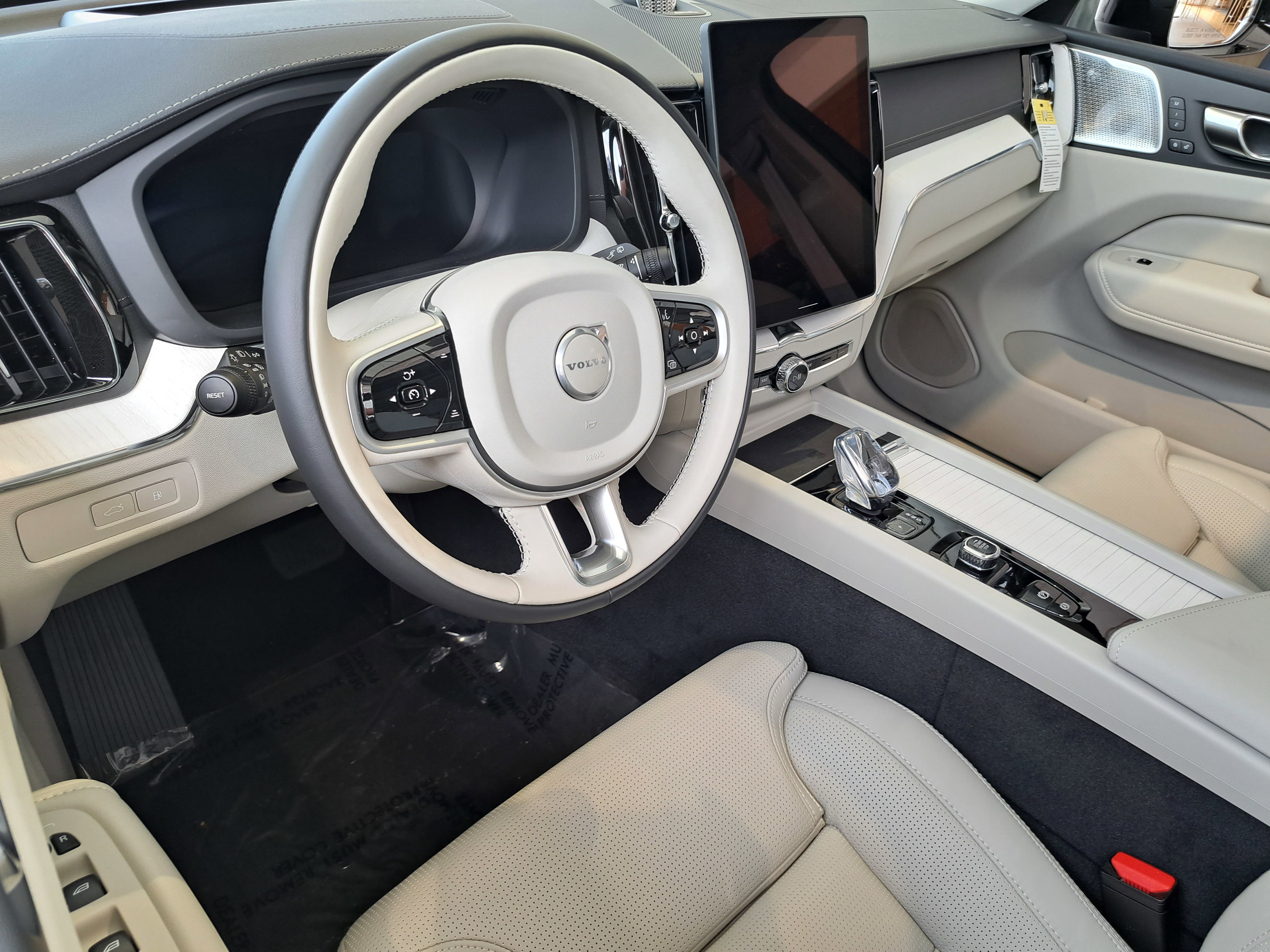 New 2026 Volvo XC60 T8 Ultra image 5