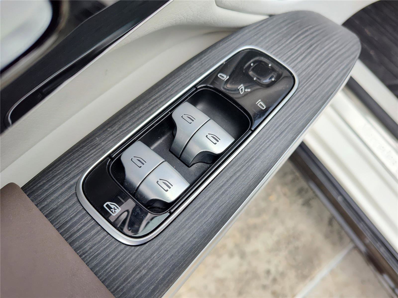 New 2022 Mercedes-Benz EQS 580 4MATIC Sedan image 13