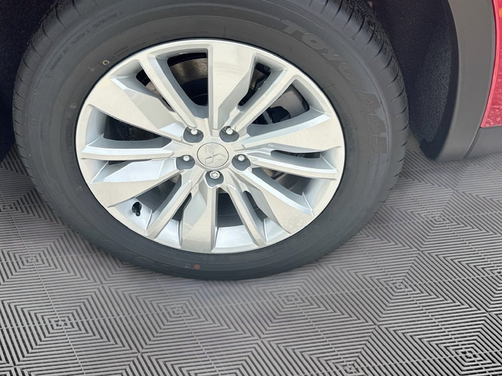 New 2026 Mitsubishi Outlander ES FWD image 32