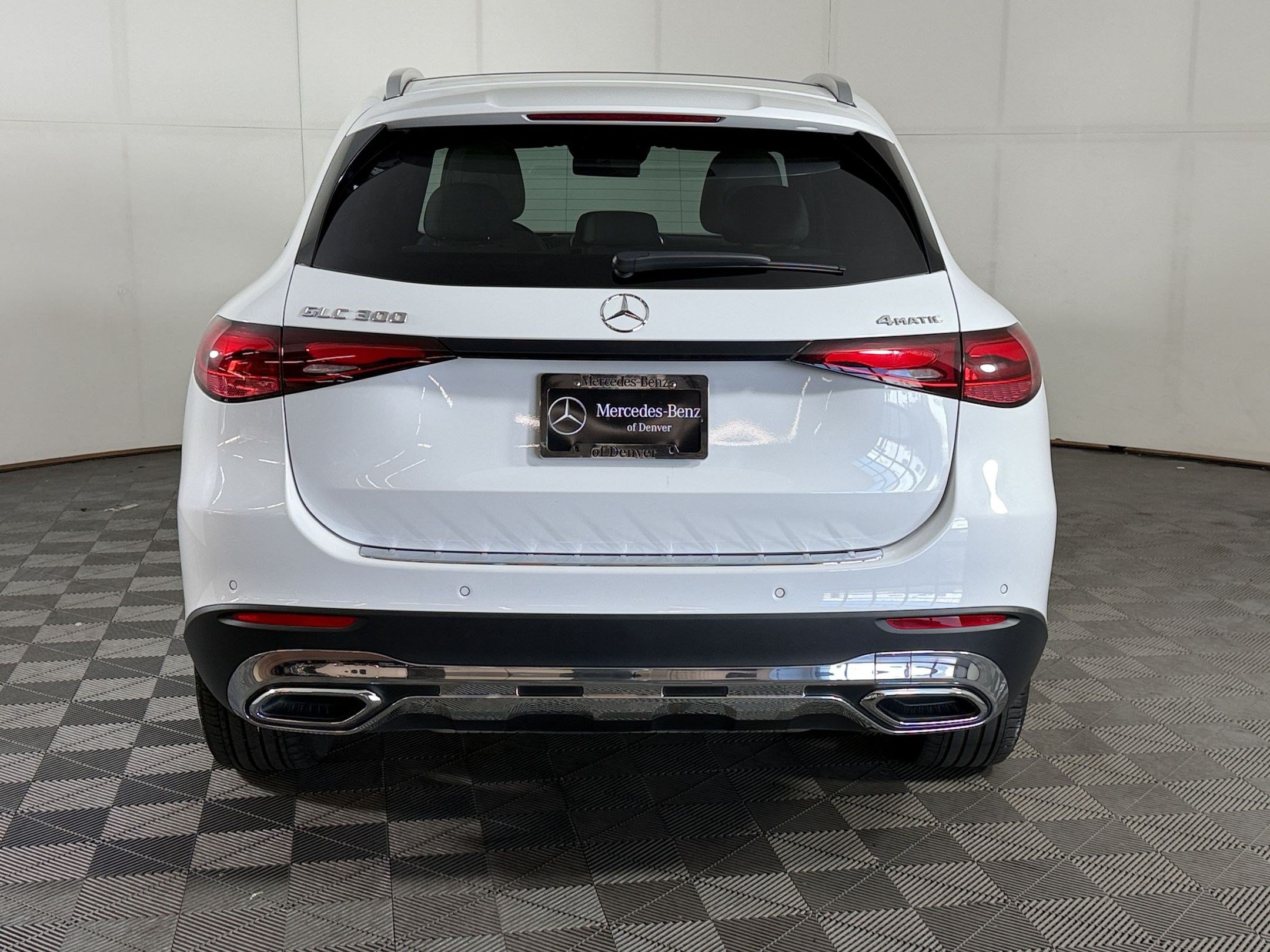 Used 2024 Mercedes-Benz GLC 300 4MATIC image 10