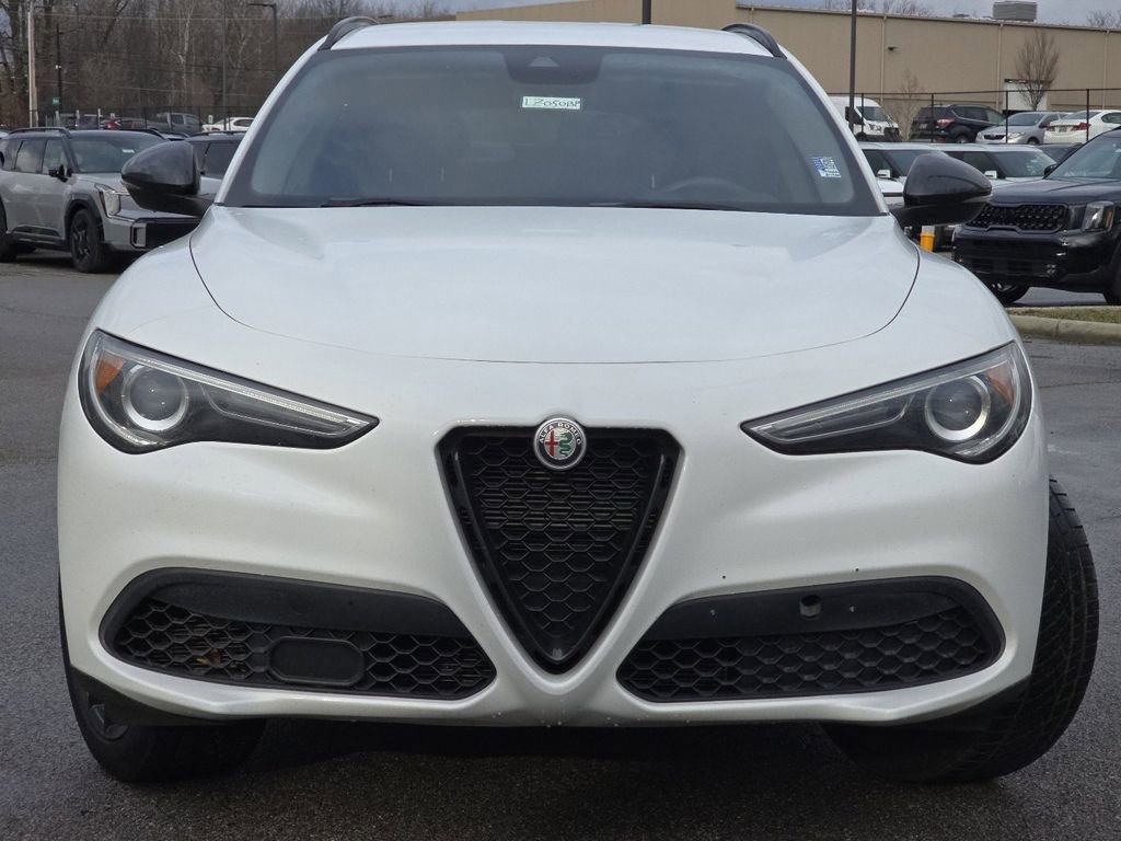 Used 2020 Alfa Romeo Stelvio w/ Nero Edizione image 7