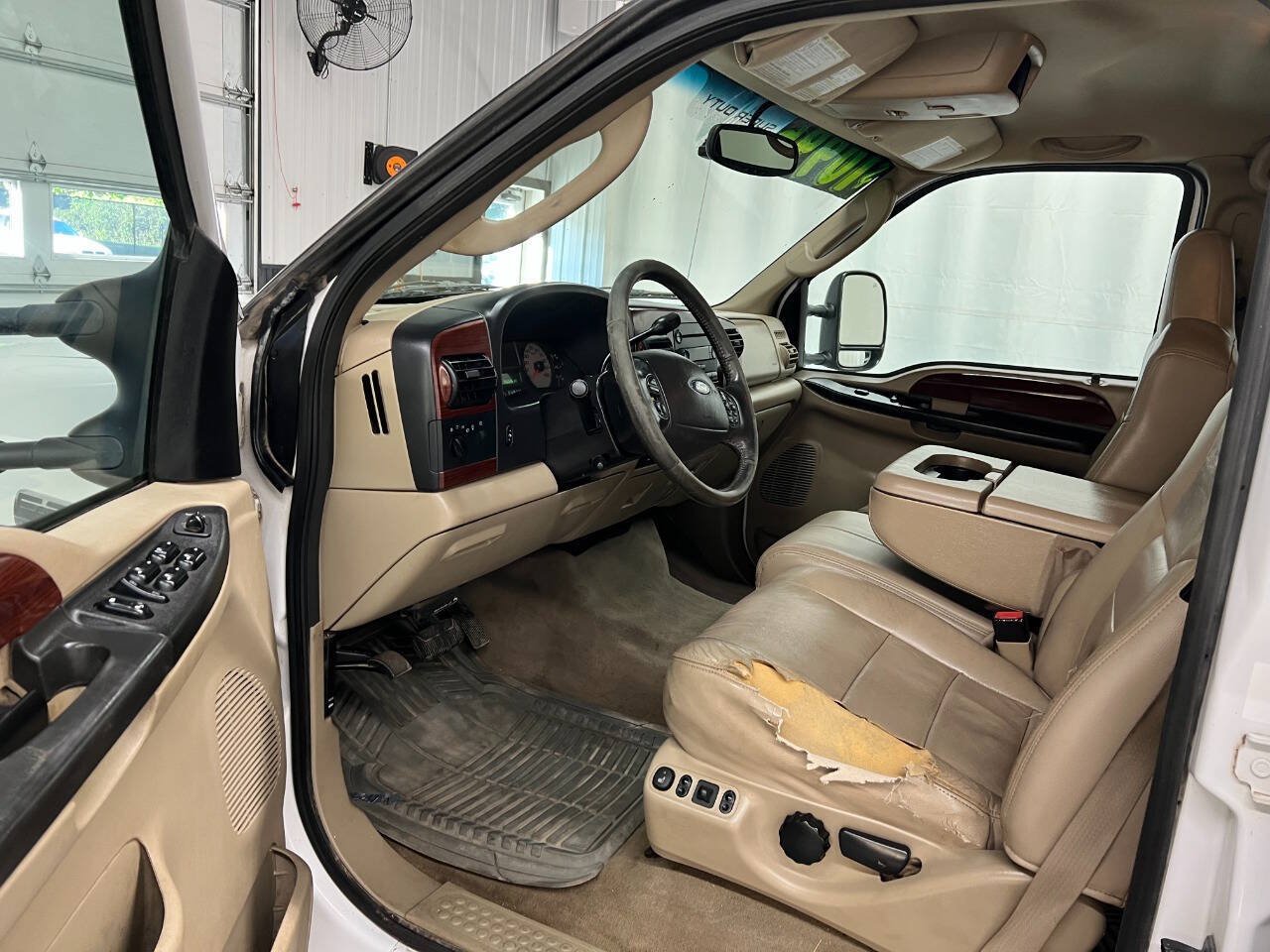 Used 2005 Ford F350 Lariat AWD/4WD image 7