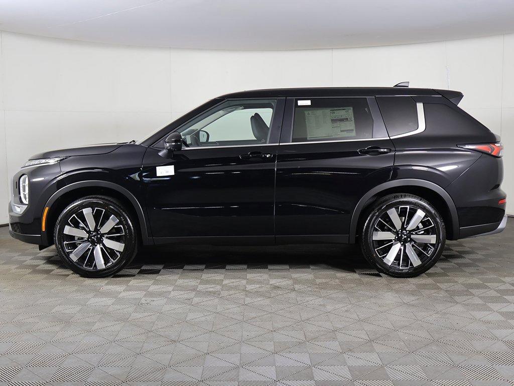 New 2025 Mitsubishi Outlander SE image 18