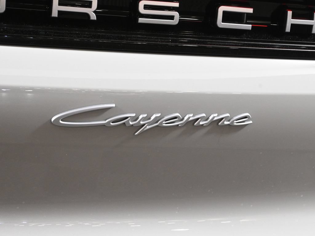 Used 2026 Porsche Cayenne AWD/4WD image 42