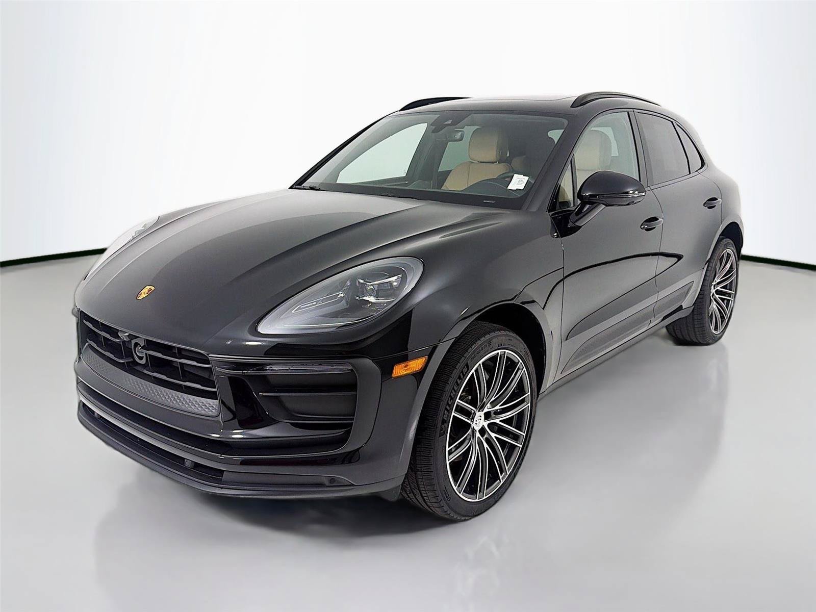 Certified 2026 Porsche Macan AWD/4WD image 1