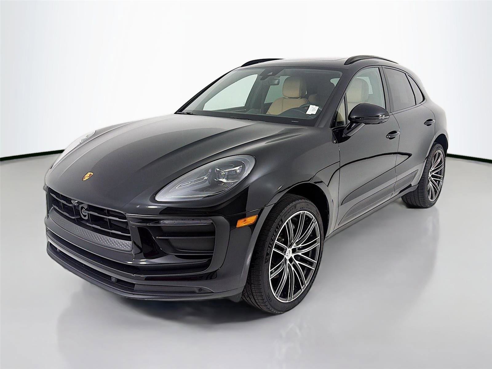 Used 2026 Porsche Macan AWD/4WD image 1