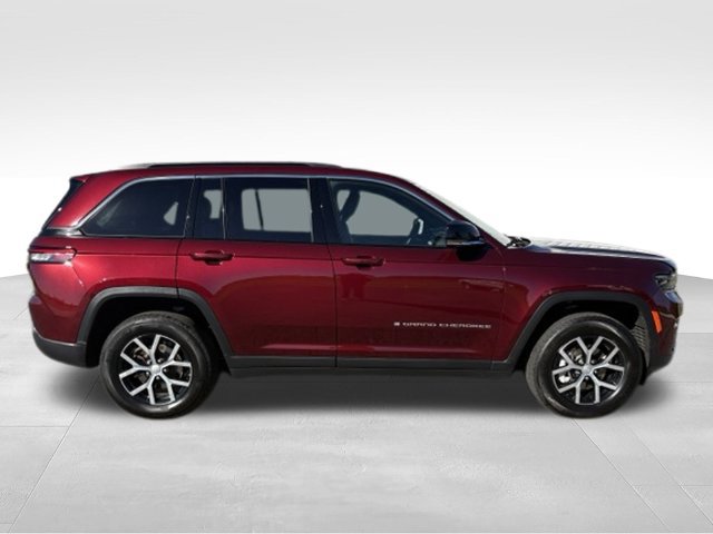 Used 2024 Jeep Grand Cherokee Limited w/ Trailer Tow Package AWD/4WD image 20
