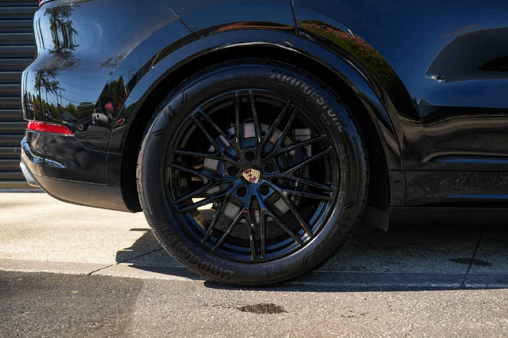 Certified 2026 Porsche Cayenne E-Hybrid AWD/4WD image 38