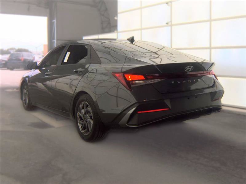 Used 2024 Hyundai Elantra SEL FWD image 8
