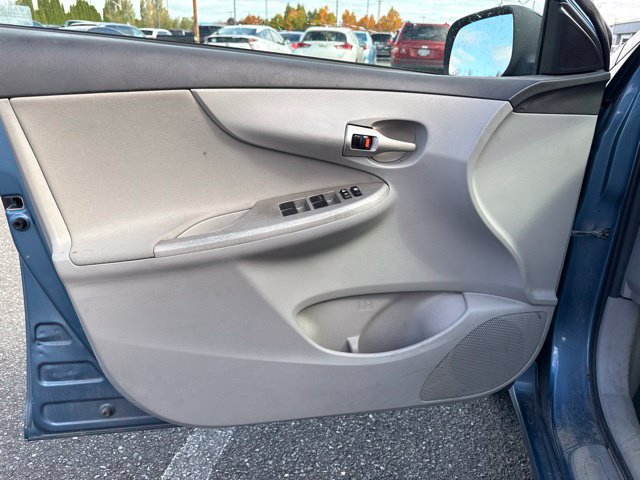 Used 2013 Toyota Corolla LE FWD image 5