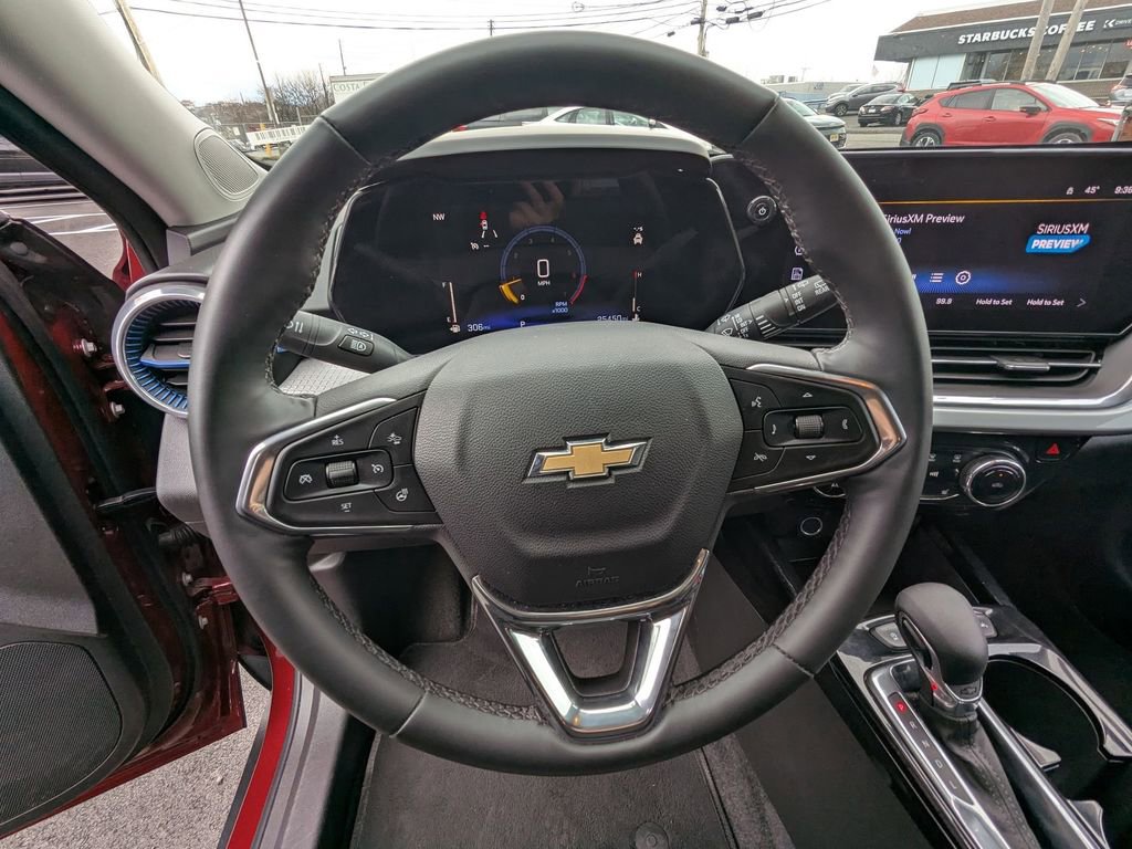 Used 2025 Chevrolet Trax LT w/ LT Convenience Package image 16