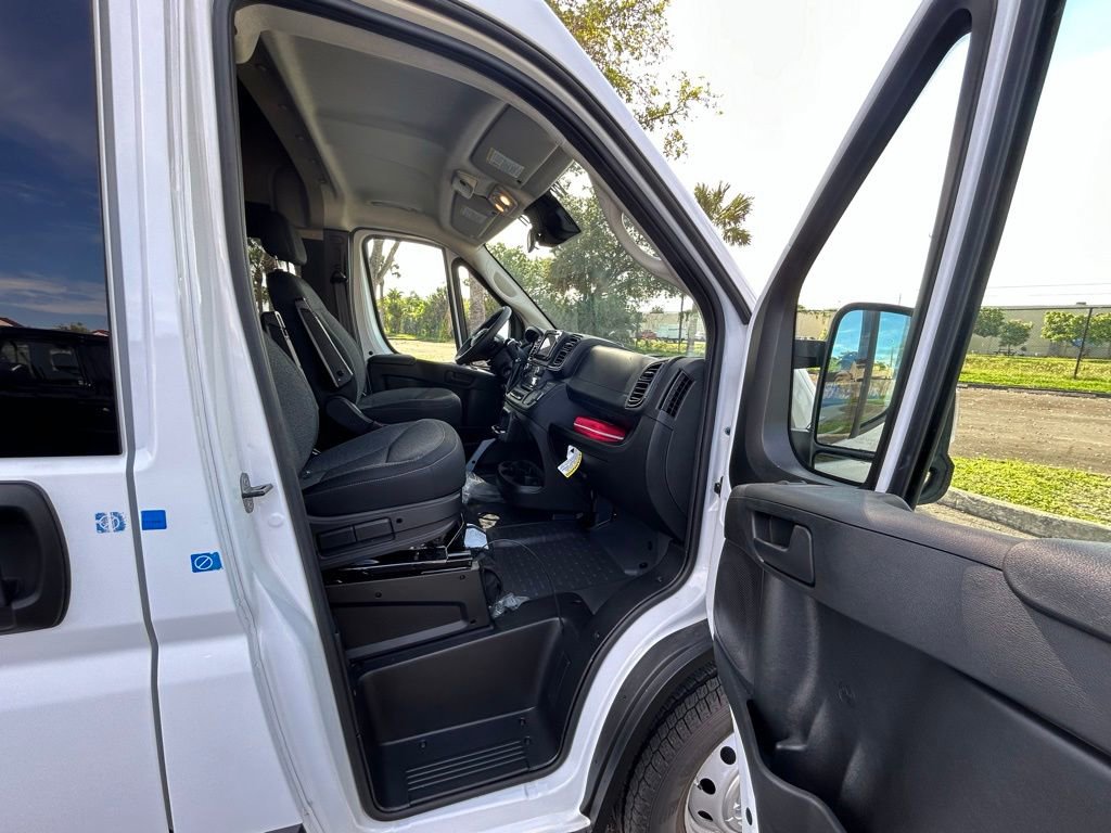 Used 2023 RAM ProMaster 2500 image 22