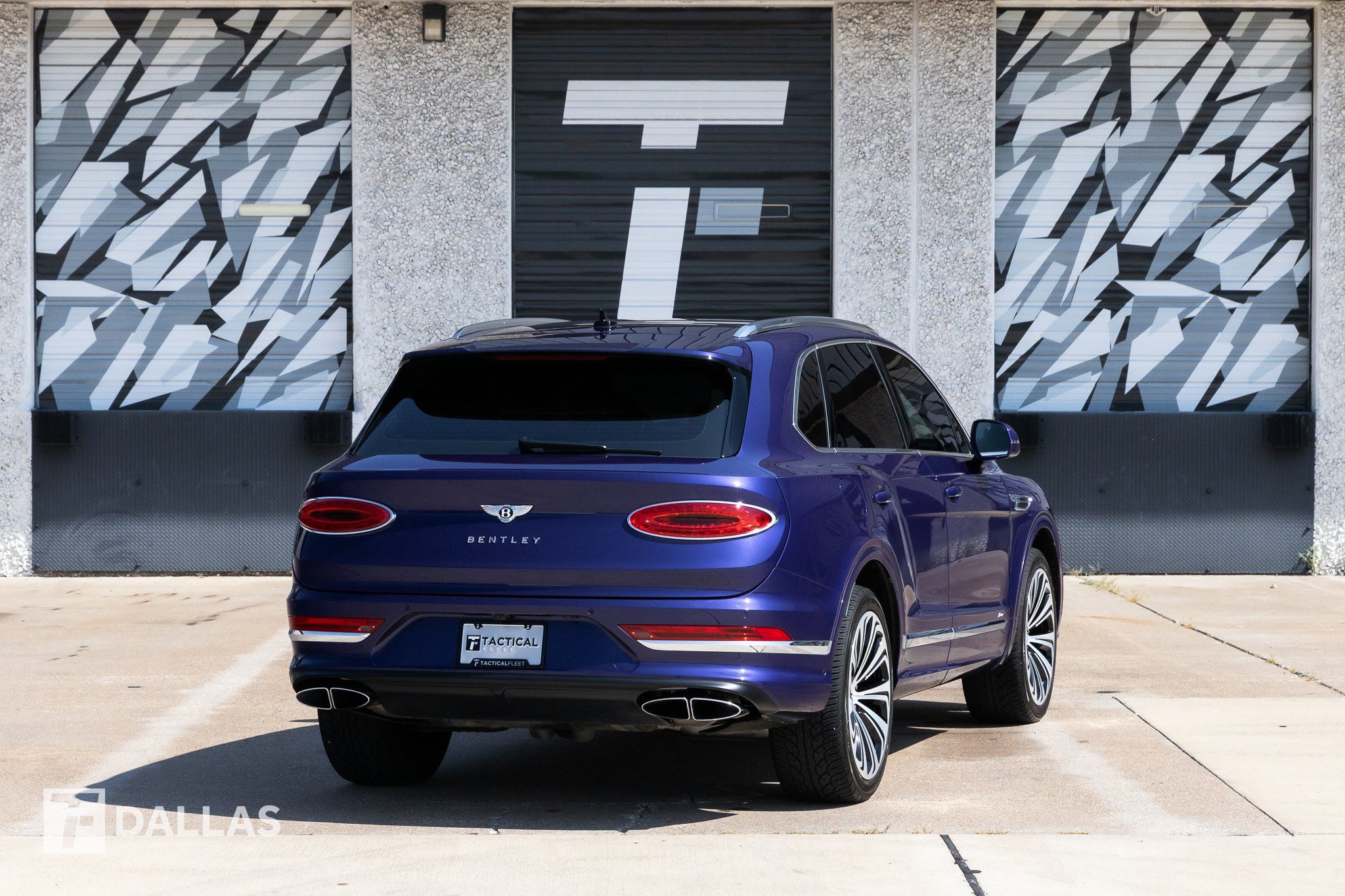 Used 2023 Bentley Bentayga image 16