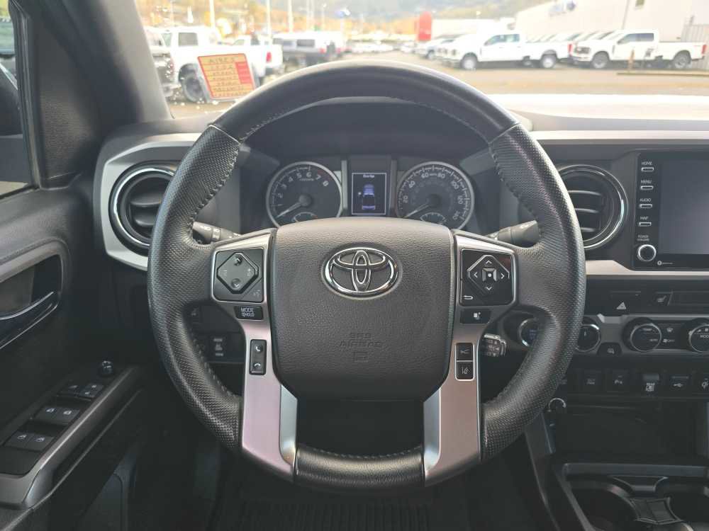 Used 2021 Toyota Tacoma Limited image 11