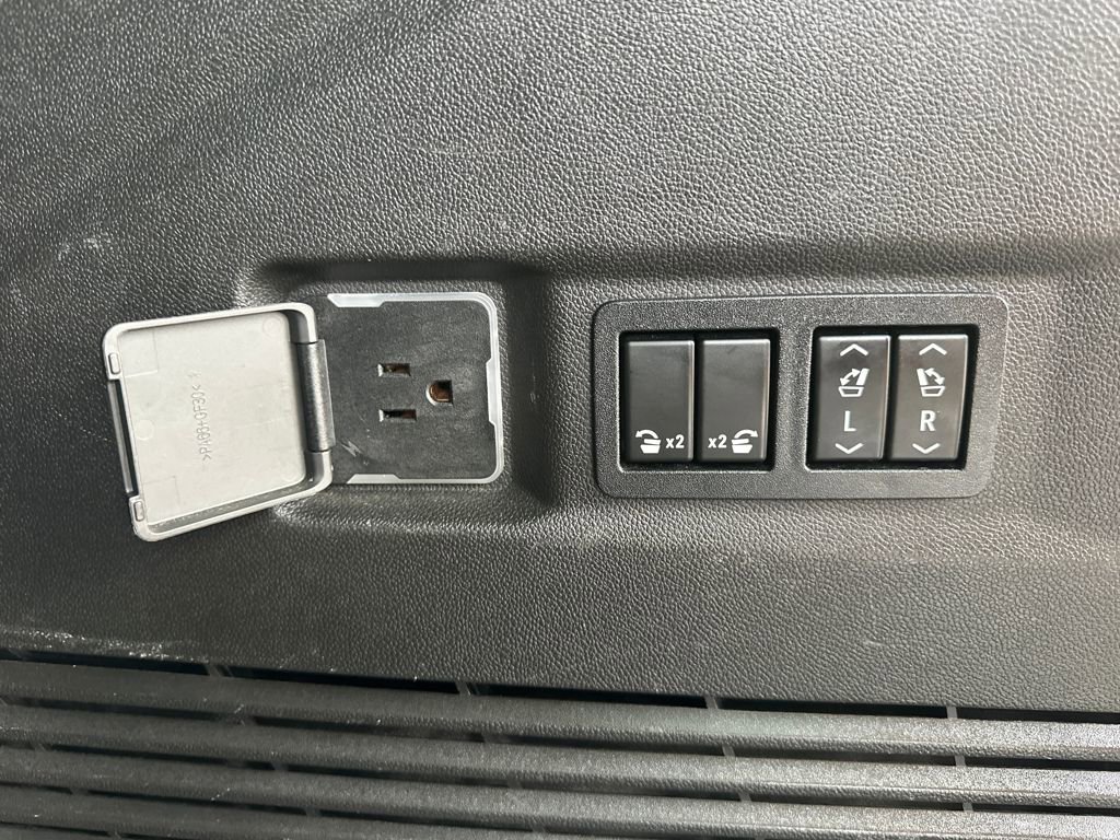 Used 2021 Chevrolet Tahoe Z71 w/ Z71 Off-Road Package image 33