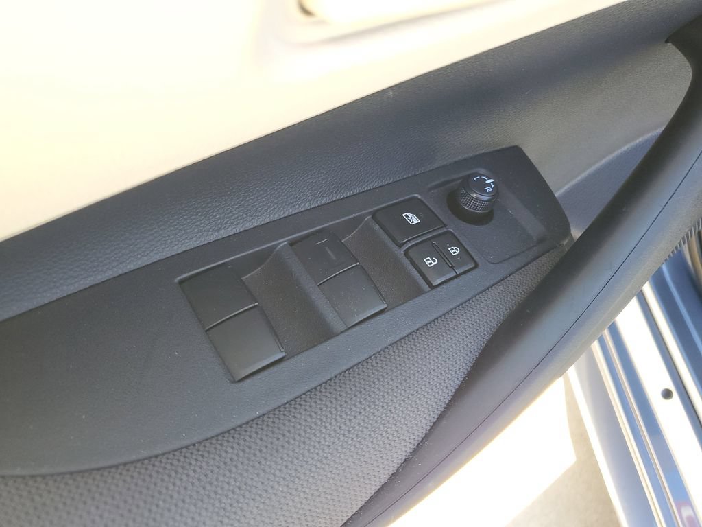 Used 2025 Toyota Corolla LE FWD image 15